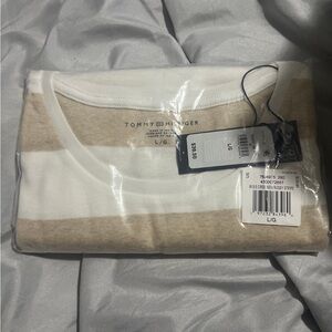Tommy Hilfiger tee womens size large